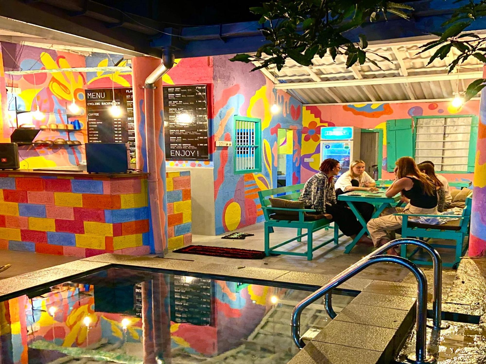 Cycling Backpacker Hostel & Cafe Unawatuna Eksteriør billede